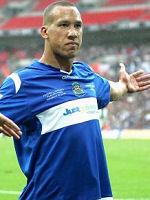 Dickinson signs for season Dickinson signs for season